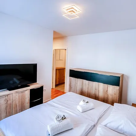 Appartement New Budinski 1st Row & Pool *