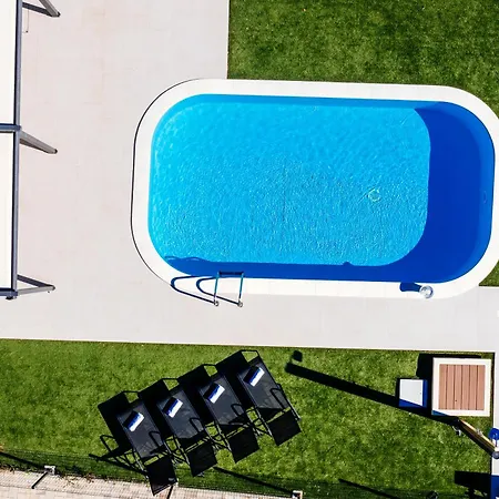 New Budinski 1st Row & Pool *