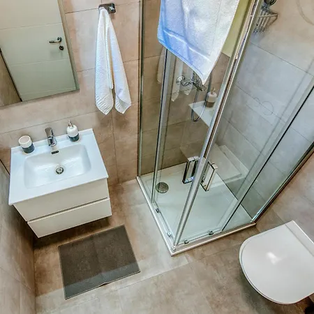 Appartement New Budinski 1st Row & Pool