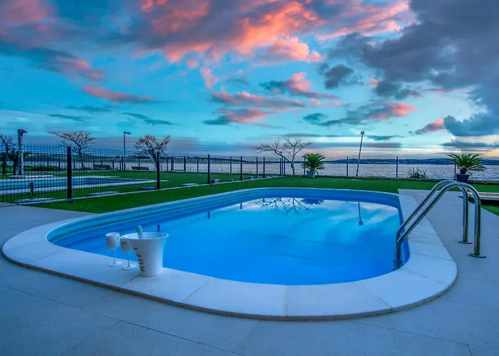 New Budinski 1st Row & Pool Apartamento Povljana