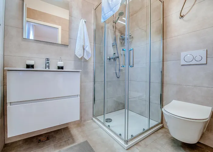 Apartamento New Budinski 1st Row & Pool