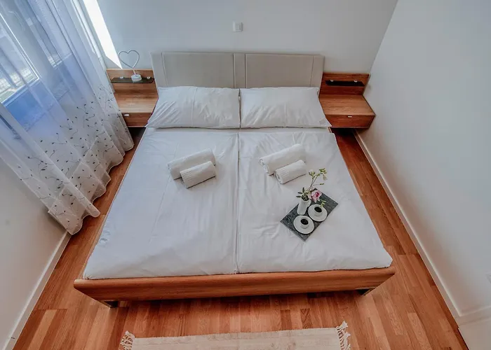 New Budinski 1st Row & Pool Apartamento