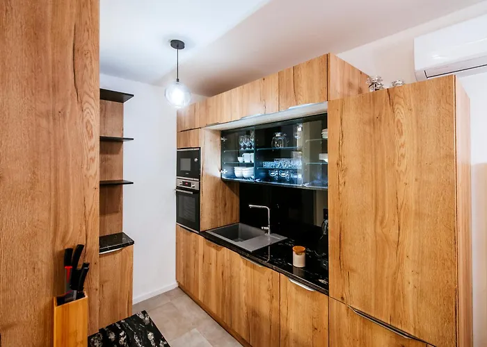 Apartamento New Budinski 1st Row & Pool