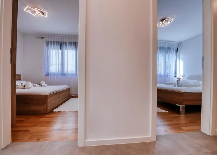 New Budinski 1st Row & Pool Apartamento *