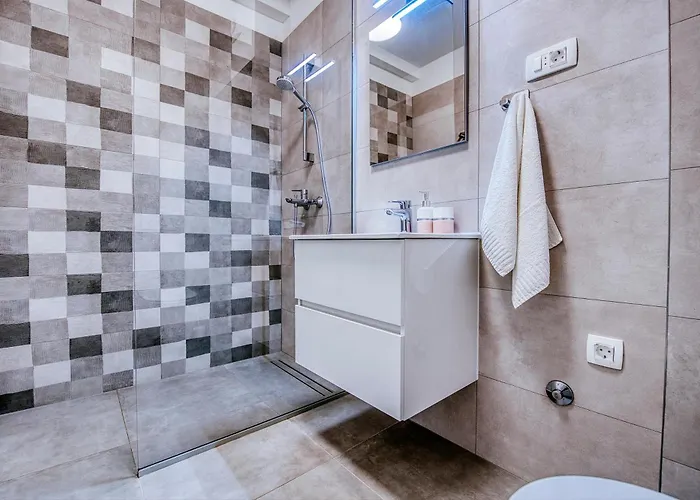 Apartamento New Budinski 1st Row & Pool *