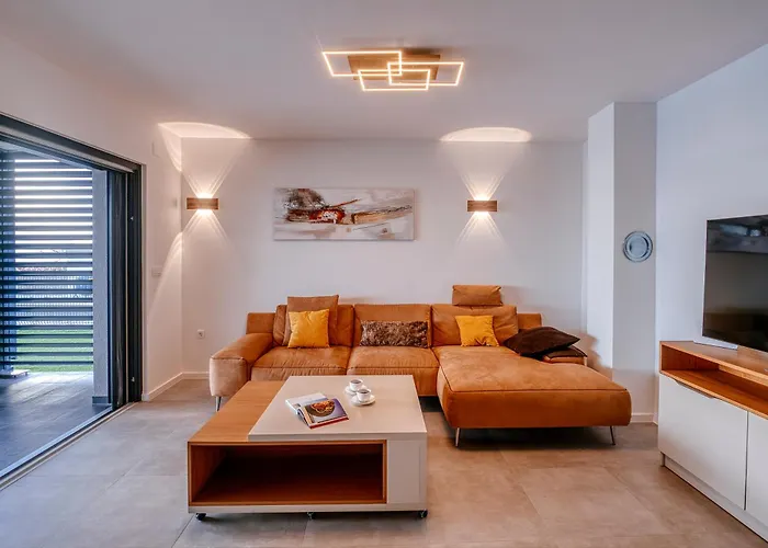 Apartamento New Budinski 1st Row & Pool