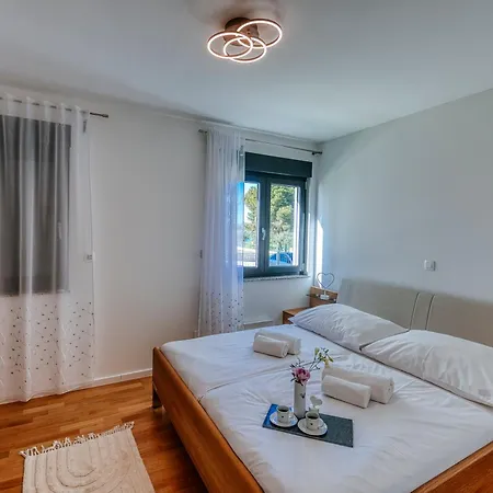 New Budinski 1st Row & Pool Povljana