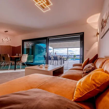 Apartment New Budinski 1st Row & Pool