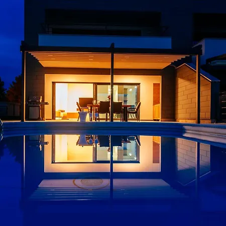 New Budinski 1st Row & Pool Povljana