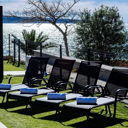 New Budinski 1st Row & Pool