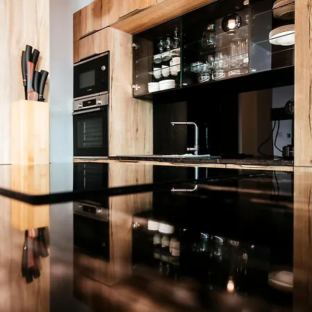 New Budinski 1st Row & Pool شقة