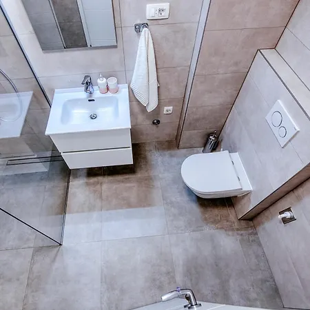New Budinski 1st Row & Pool Apartment