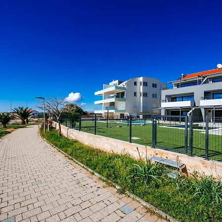 New Budinski 1st Row & Pool Apartment *