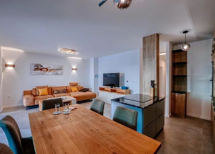 New Budinski 1st Row & Pool Apartment Povljana