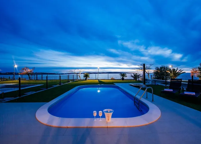 Apartment New Budinski 1st Row & Pool *