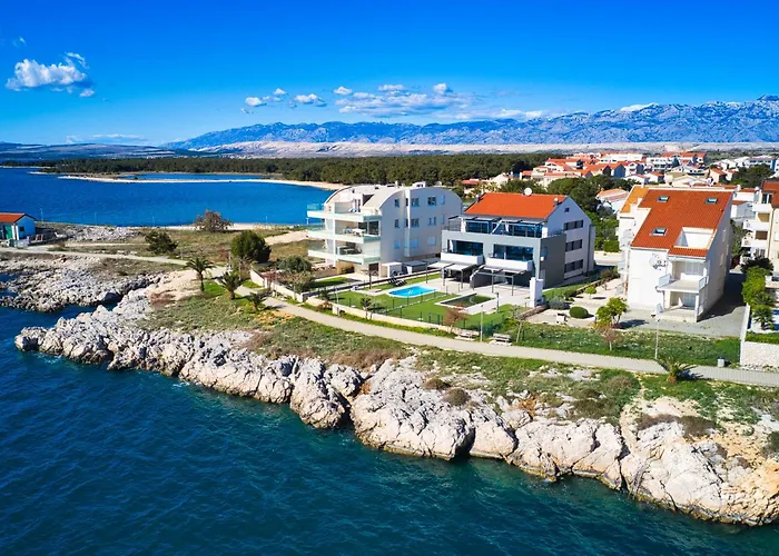 New Budinski 1st Row & Pool Apartment