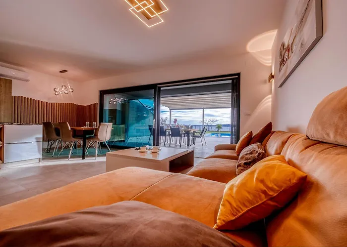 Apartment New Budinski 1st Row & Pool