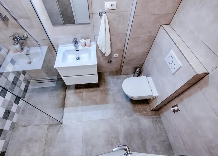 New Budinski 1st Row & Pool Apartment